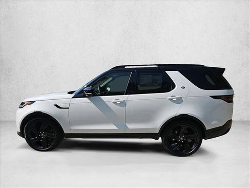 Certified 2024 Land Rover Discovery Dynamic SE image 3
