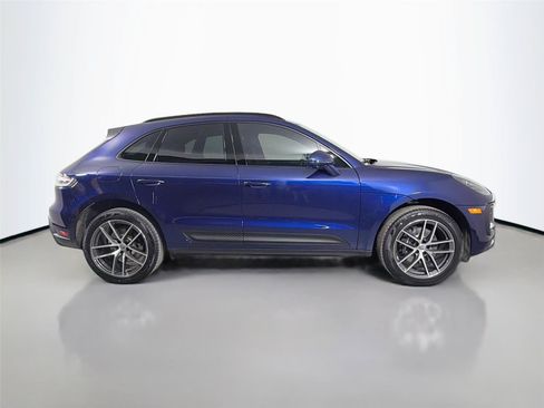 Certified 2026 Porsche Macan AWD/4WD image 8