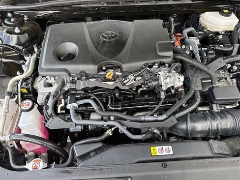 Used 2025 Toyota Camry SE image 34