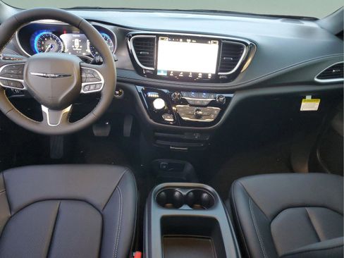 New 2026 Chrysler Pacifica Select FWD image 12
