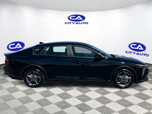 Used 2025 Kia K4 LXS image 2