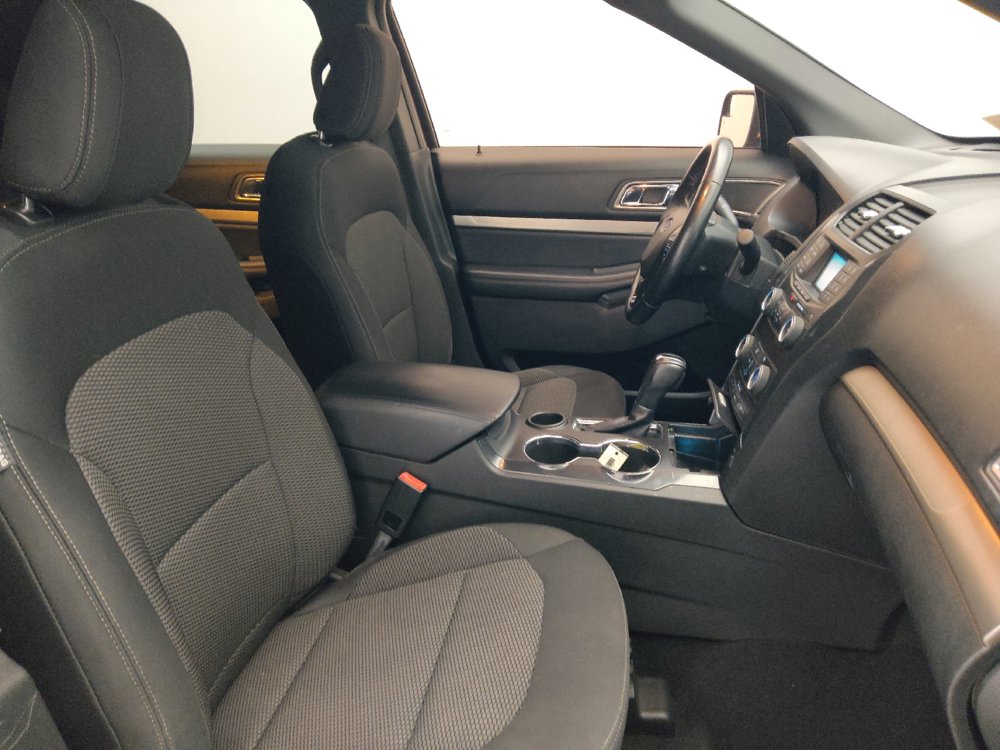 Used 2018 Ford Explorer XLT FWD image 21