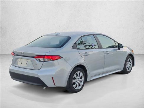 Used 2025 Toyota Corolla LE FWD image 5