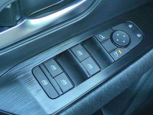 New 2026 Nissan Kicks SV FWD image 24
