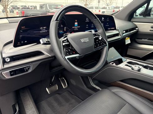 New 2026 Cadillac Vistiq Luxury image 14