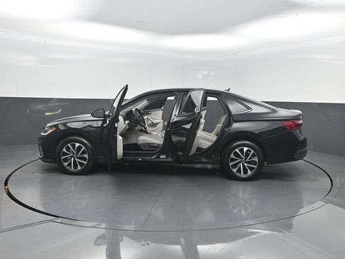 Used 2025 Volkswagen Jetta S FWD image 31