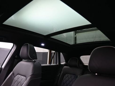 New 2026 Volkswagen Atlas Cross Sport SEL Premium R-Line image 28