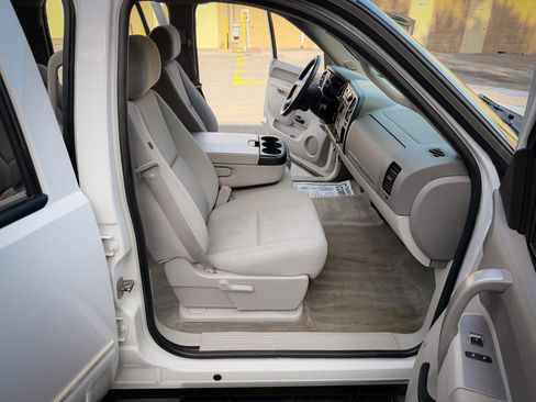 Used 2011 GMC Sierra 1500 4x4 Crew Cab Hybrid image 17