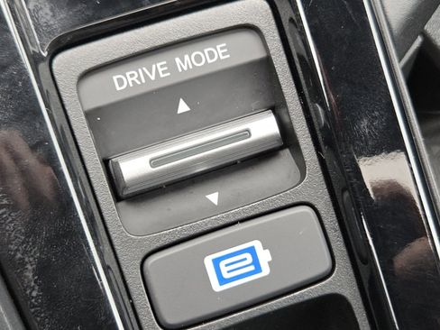 Certified 2025 Honda Accord Sport image 9