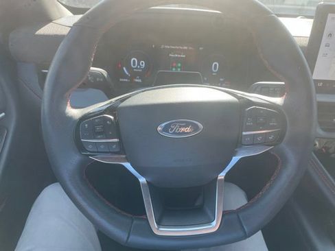 Used 2025 Ford Explorer ST-Line AWD/4WD image 14