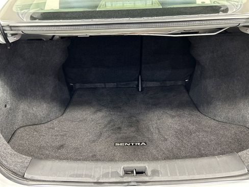 Used 2016 Nissan Sentra SV FWD image 19