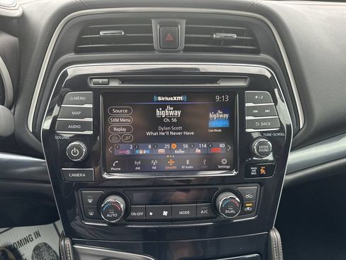 Used 2023 Nissan Maxima SR w/ Sport Mat Group FWD image 21