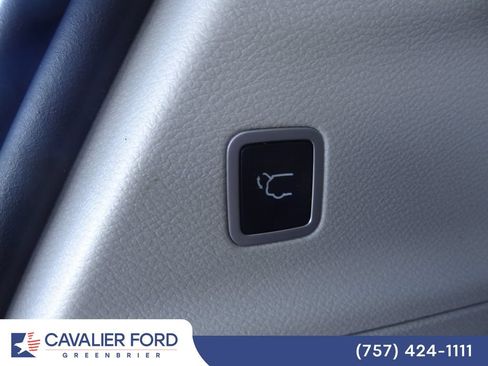Used 2017 Chrysler Pacifica Touring-L Plus FWD image 12