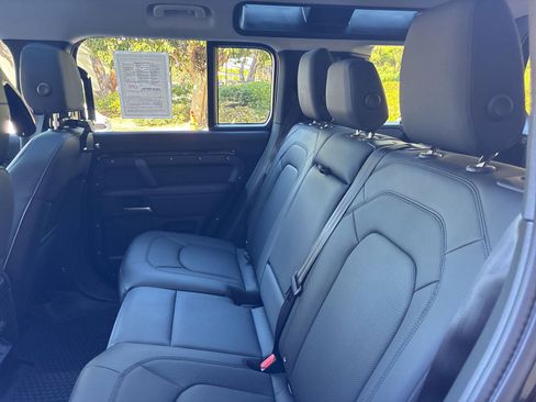 Used 2025 Land Rover Defender 110 S image 27