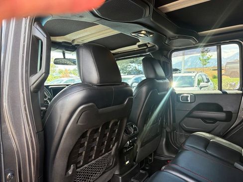 Used 2019 Jeep Wrangler Unlimited Rubicon w/ Cold Weather Group AWD/4WD image 21