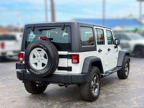 Used 2017 Jeep Wrangler Unlimited Sport w/ Connectivity Group AWD/4WD image 11
