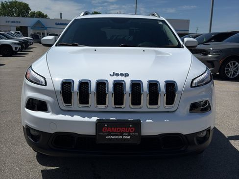 Used 2015 Jeep Cherokee Latitude w/ Comfort/Convenience Group AWD/4WD image 3