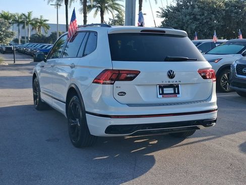 Used 2024 Volkswagen Tiguan SE R-Line FWD image 4