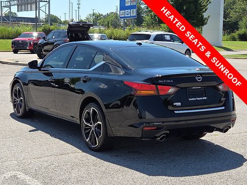 Used 2023 Nissan Altima 2.5 SR w/ SR Premium Package AWD/4WD image 4