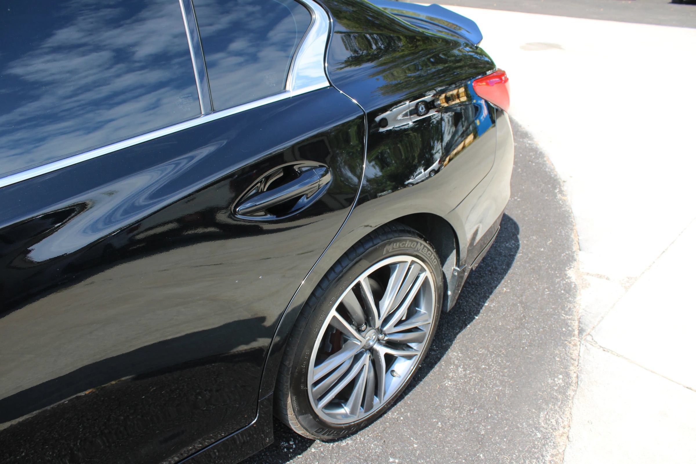 Used 2015 INFINITI Q50 Premium w/ Navigation Package AWD/4WD image 4