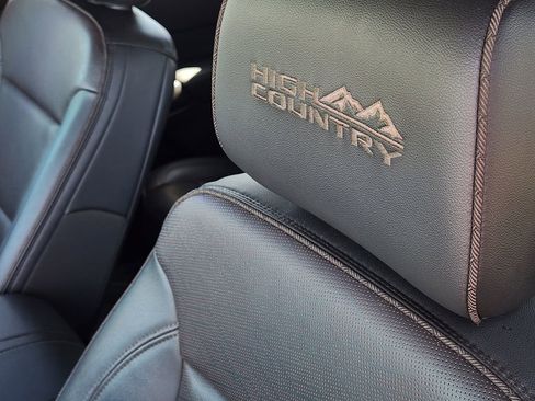 Used 2023 Chevrolet Traverse High Country w/ LPO, Floor Liner Package image 20