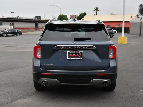 Used 2021 Ford Explorer Limited w/ Equipment Group 301A image 7