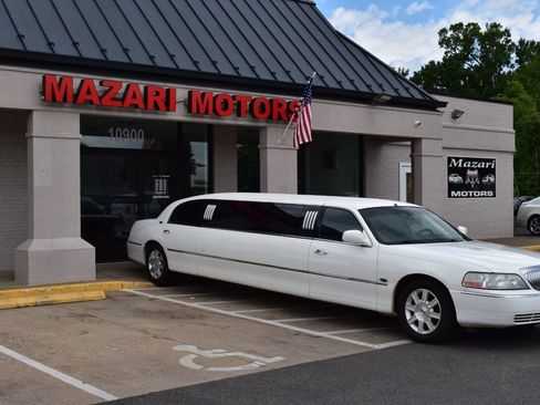 Used 2007 Lincoln Town Car Executive RWD image 7