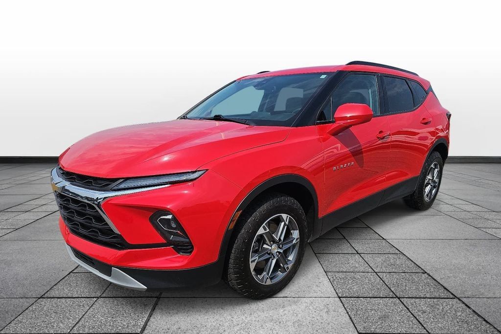 Used 2023 Chevrolet Blazer LT w/ Convenience Package FWD image 1