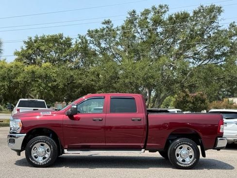 Used 2024 RAM 2500 Tradesman w/ Chrome Appearance Group AWD/4WD image 5