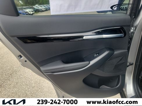 New 2026 Kia Seltos S FWD image 13
