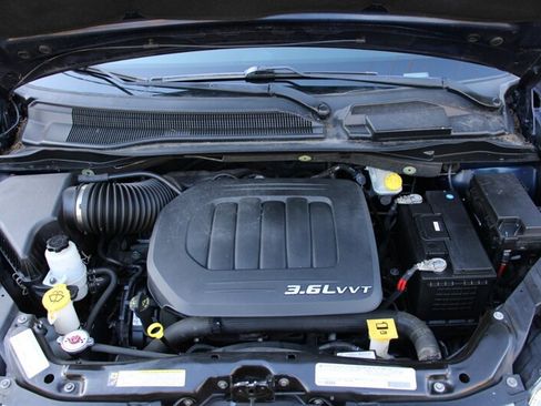 Used 2012 Dodge Grand Caravan SE image 17