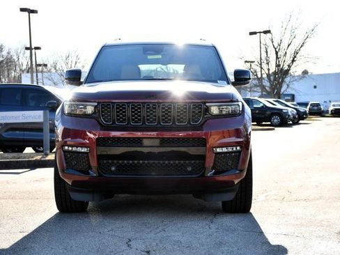 Used 2024 Jeep Grand Cherokee L Summit AWD/4WD image 2