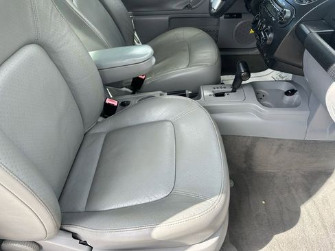 Used 2007 Volkswagen Beetle Coupe w/ Package 2 image 15
