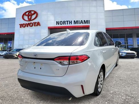Used 2025 Toyota Corolla LE image 4