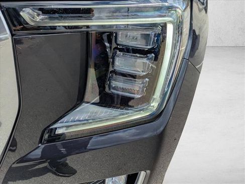 Used 2024 GMC Yukon Denali w/ Denali Reserve Package image 4