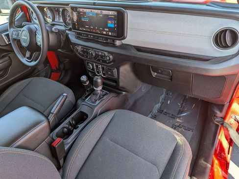 Used 2025 Jeep Wrangler Unlimited Sport AWD/4WD image 33