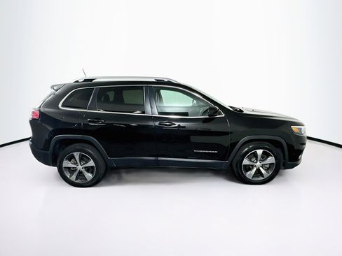 Used 2019 Jeep Cherokee Limited w/ Technology Group FWD image 10