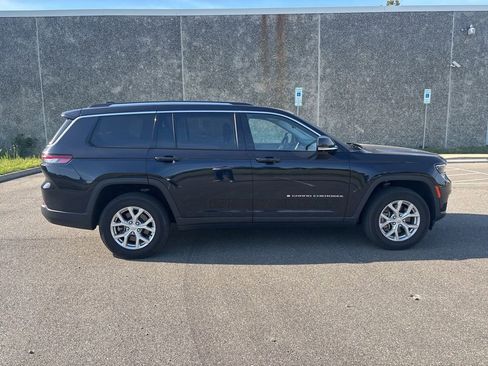 Used 2023 Jeep Grand Cherokee L Limited w/ Luxury Tech Group II AWD/4WD image 8