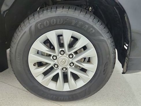 Used 2018 Lexus GX 460 Premium w/ Premium Package image 60