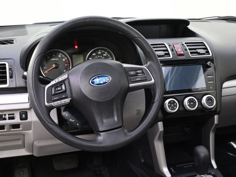 Used 2016 Subaru Forester 2.5i Premium w/ Popular Package #2 AWD/4WD image 10