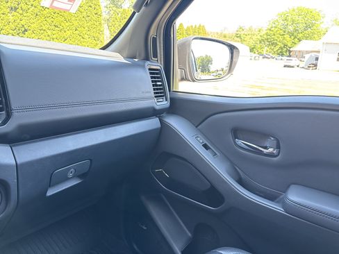 Used 2022 Nissan Frontier PRO-4X w/ Pro-4X Premium Package AWD/4WD image 24