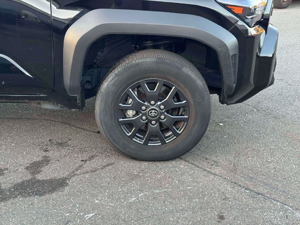 Used 2025 Toyota 4Runner SR5 AWD/4WD image 9