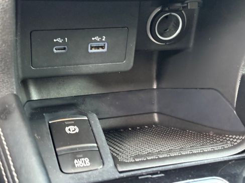 Certified 2024 Nissan Kicks SV image 22