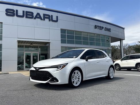 Used 2026 Toyota Corolla SE image 2