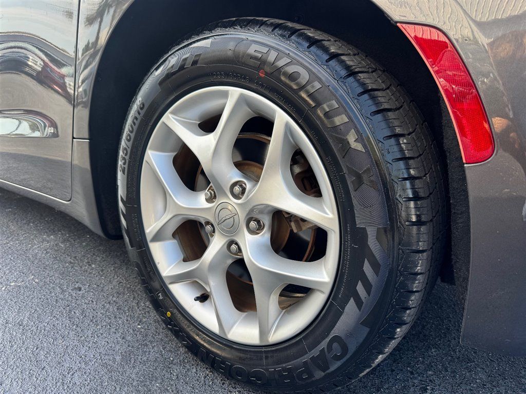 Used 2018 Chrysler Pacifica Touring Plus w/ Tire & Wheel Group FWD image 10