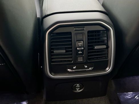 New 2026 Porsche Macan image 27