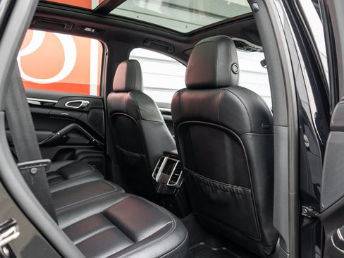 Used 2015 Porsche Cayenne S AWD/4WD image 34