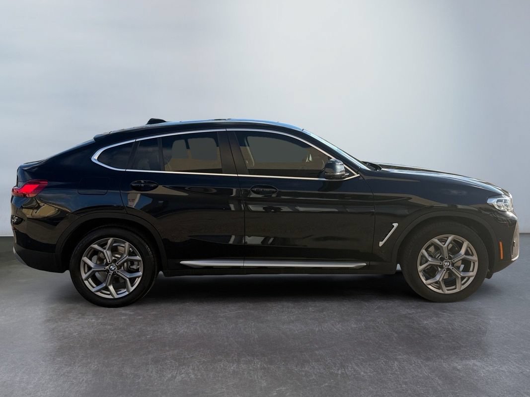 Used 2022 BMW X4 xDrive30i w/ Premium Package 2 AWD/4WD image 4