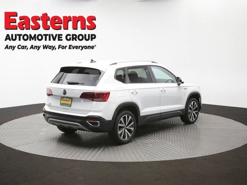 Used 2024 Volkswagen Taos SE FWD image 39