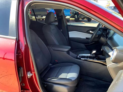 Certified 2024 Chevrolet Trax LT image 9